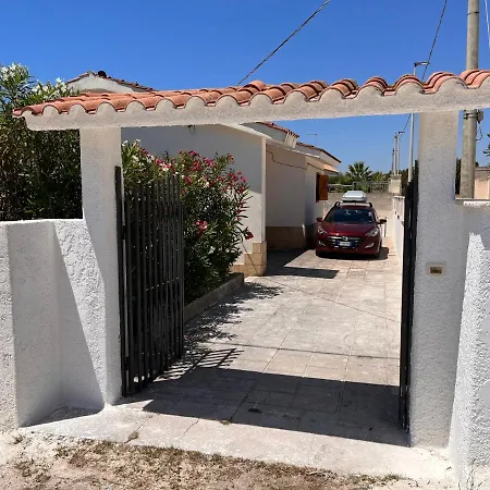 In Salento Con Giardino